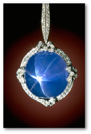 Close-up photograph by Chip Clark of a star sapphire necklace (G8887) from the Smithsonian's National Gem Collection 